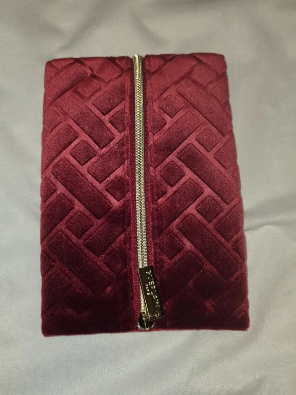 GUERLAIN features rich